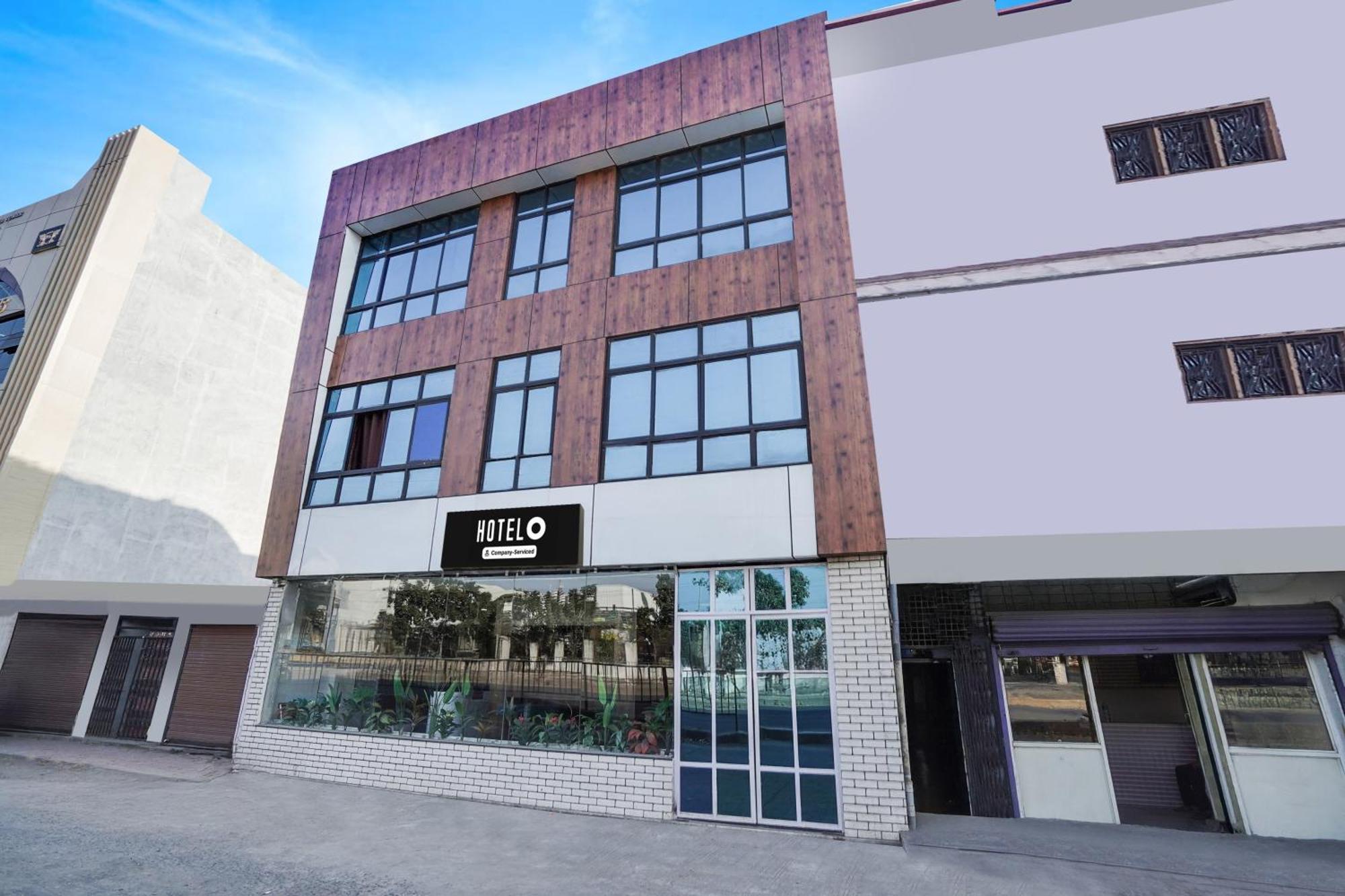 Super Hotel O Pithampur Formerly Ganga Residency Akolia Kültér fotó