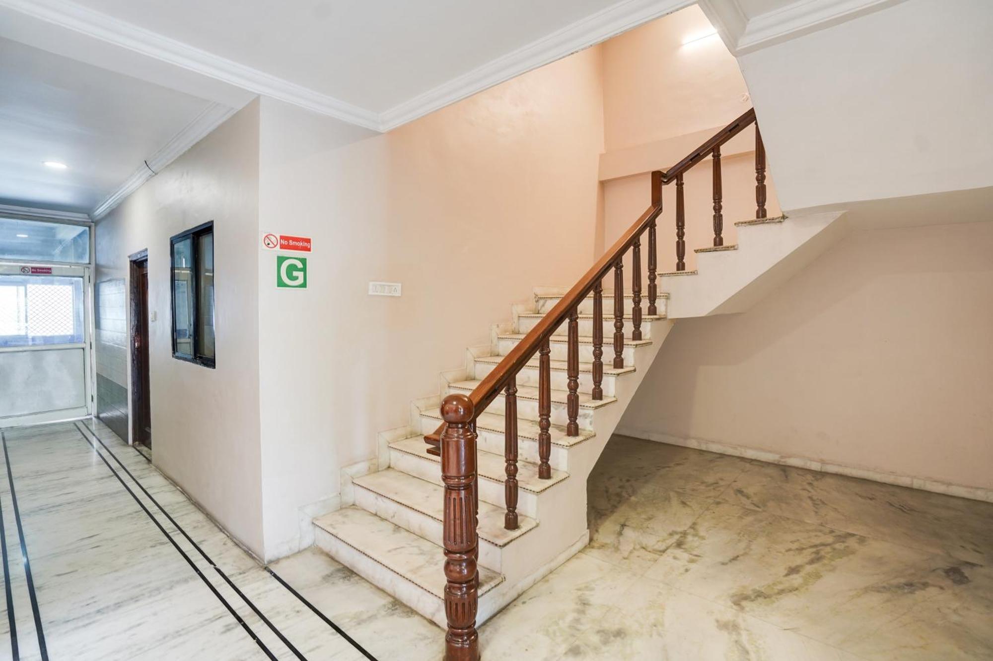 Super Hotel O Pithampur Formerly Ganga Residency Akolia Kültér fotó
