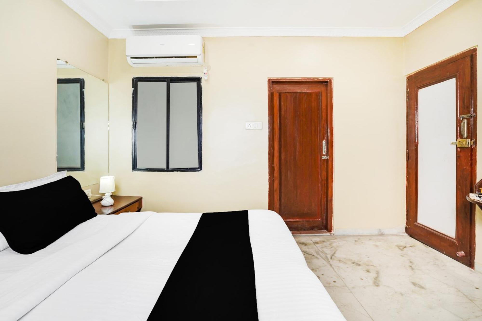 Super Hotel O Pithampur Formerly Ganga Residency Akolia Kültér fotó