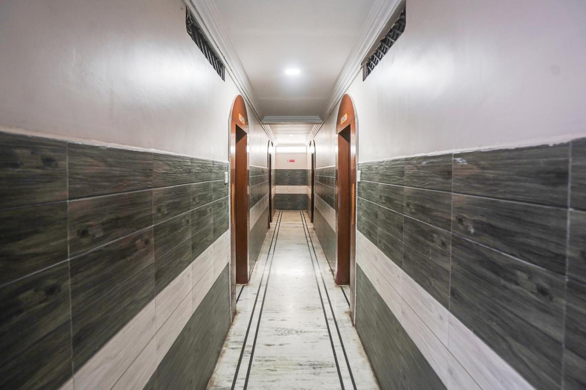 Super Hotel O Pithampur Formerly Ganga Residency Akolia Kültér fotó