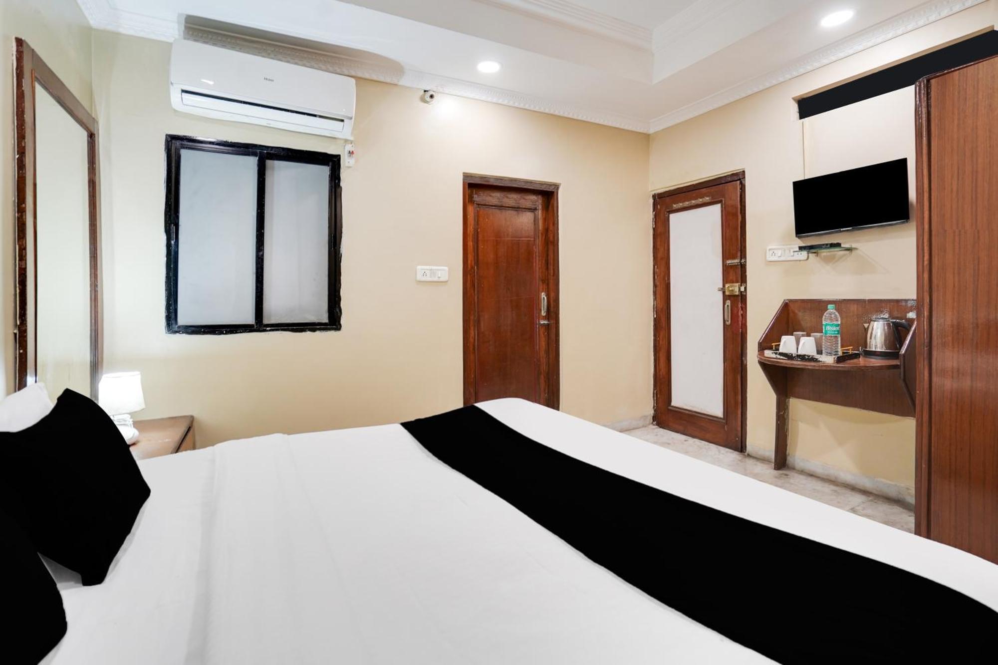 Super Hotel O Pithampur Formerly Ganga Residency Akolia Kültér fotó
